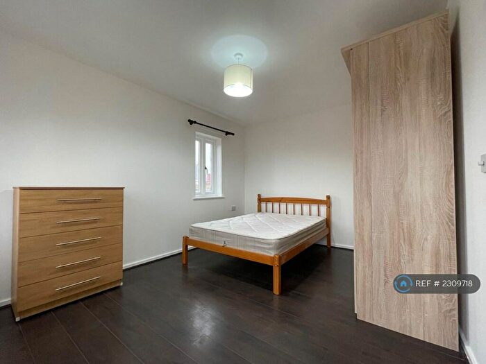 1 Bedroom Flat To Rent In Hearnshaw Street, London, E14