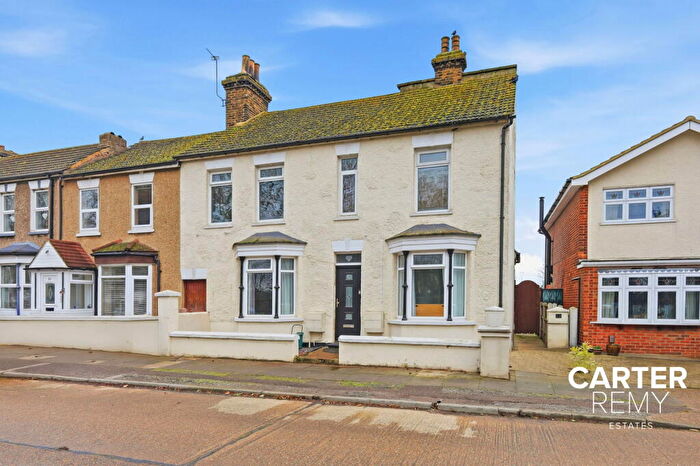 2 Bedroom Maisonette For Sale In Malvern Way, Grays, RM17