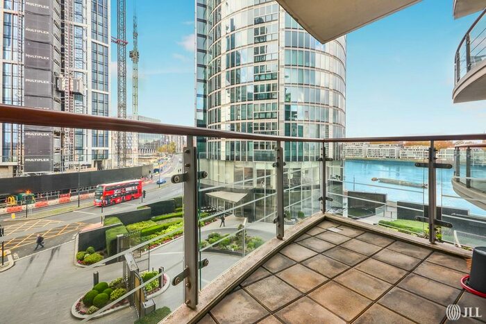 1 Bedroom Flat For Sale In Kestrel House, St. George Wharf London, SW8