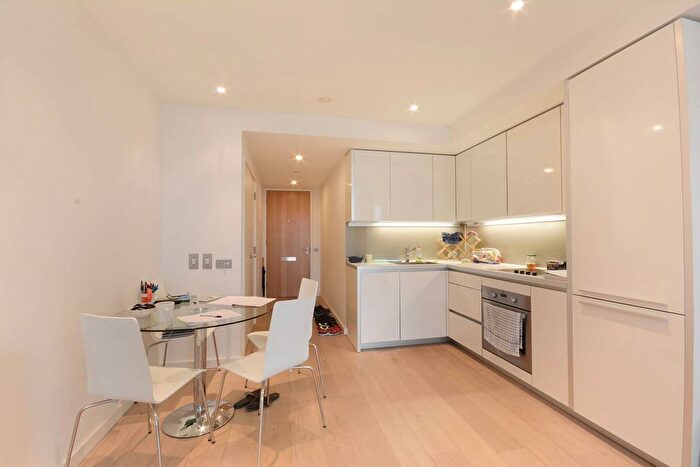 1 Bedroom Flat To Rent In Walworth Road, Elephant And Castle, London, SE1