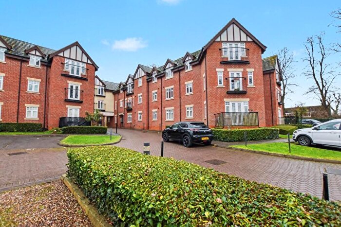 2 Bedroom Flat For Sale In Welford Road, Kingsthorpe, Northampton, NN2