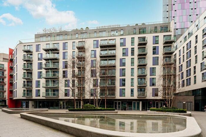 1 Bedroom Flat To Rent In Keats Apartments, East Croydon, Croydon, CR0