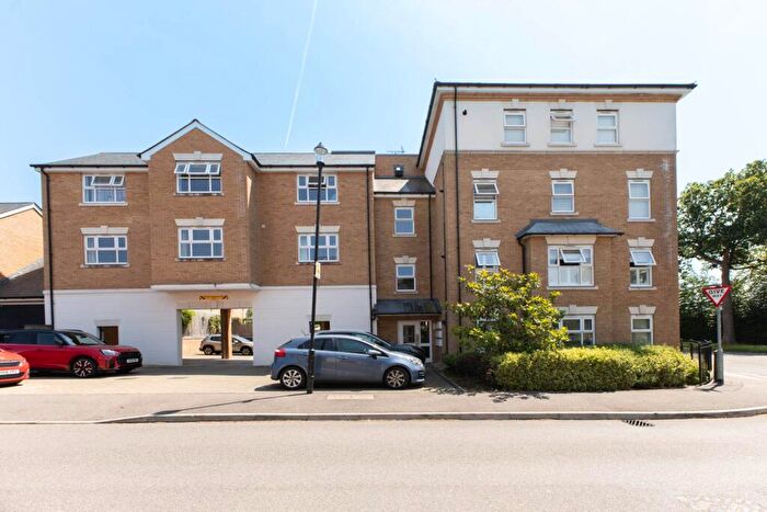 2 Bedroom Flat For Sale In Parsonage Road, Horsham, RH12