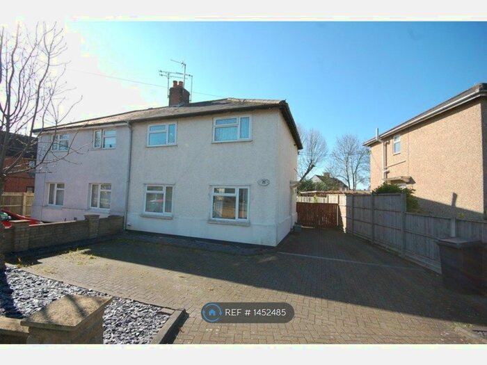 3 Bedroom Semi-Detached House To Rent In Kings Road, Chelmsford, CM1