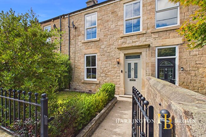 3 Bedroom Terraced House For Sale In Queens Road, Blackhill, DH8