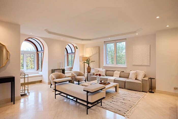 3 Bedroom Penthouse For Sale In Avenue Road, St Johns Wood, London, NW8