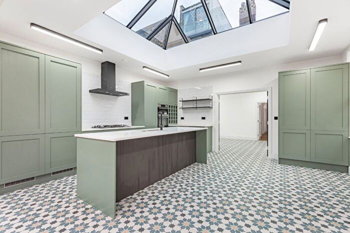 4 Bedroom Detached House To Rent In Munster Road, London, SW6