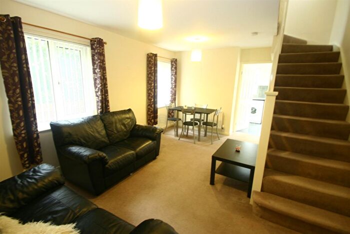 2 Bedroom End Of Terrace House To Rent In Hunters Place, Spital Tongues, NE2