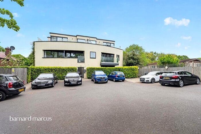 1 Bedroom Apartment For Sale In Hardwick Close, Epsom, KT19