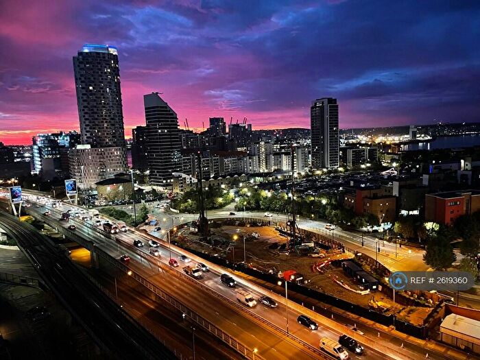 3 Bedroom Flat To Rent In Williamsburg Plaza, London, E14