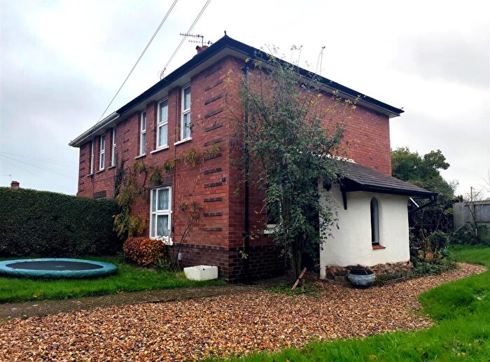 3 Bedroom Semi Detached House For Sale In Shakespeare Road, Exeter, EX2