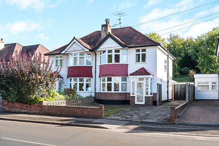 3 Bedroom Semi-Detached House For Sale In Chaldon Way, Coulsdon, CR5