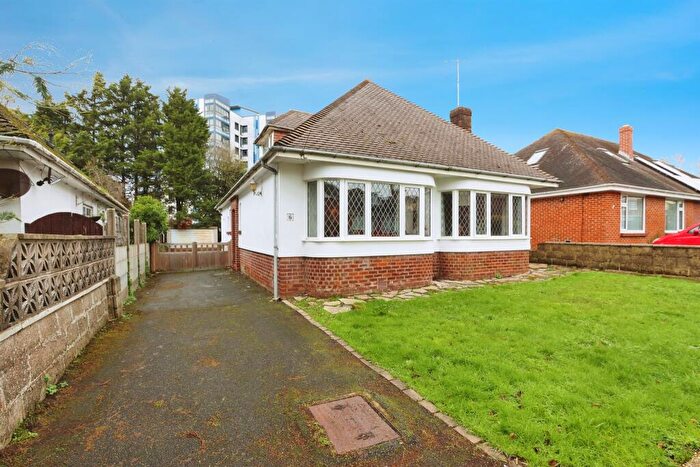 3 Bedroom Detached Bungalow For Sale In West View Road, Poole, BH15