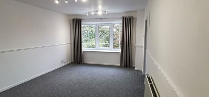 2 Bedroom Flat To Rent In Carlton, Nottingham, NG4