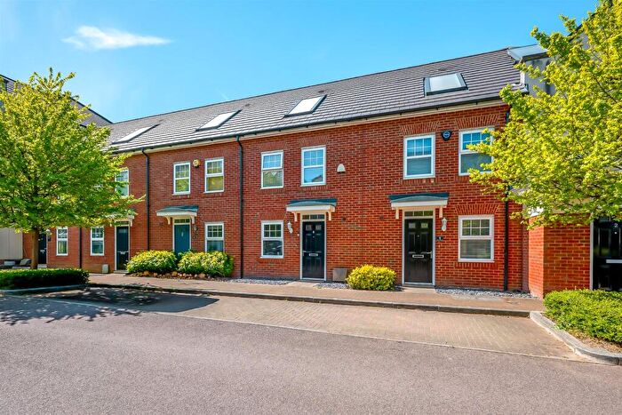 3 Bedroom Terraced House For Sale In Erickson Gardens, Bromley, BR2