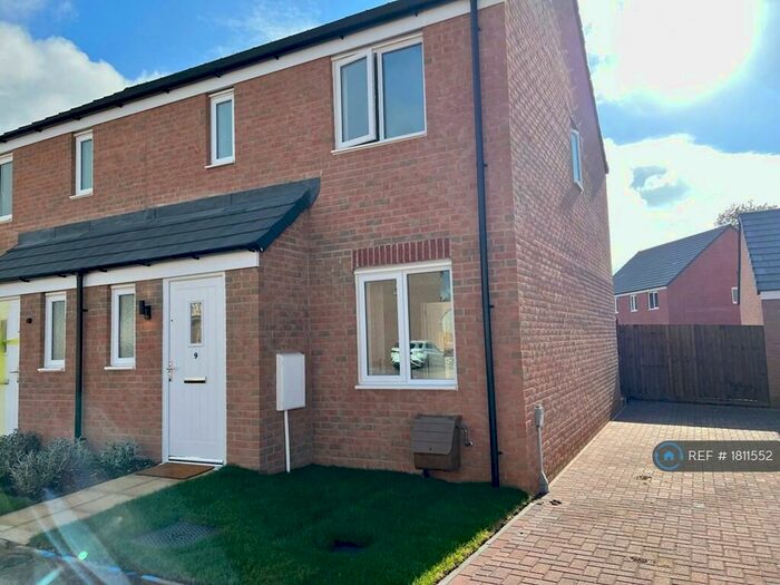 3 Bedroom Semi-Detached House To Rent In Fawsley Way, Northampton, NN2