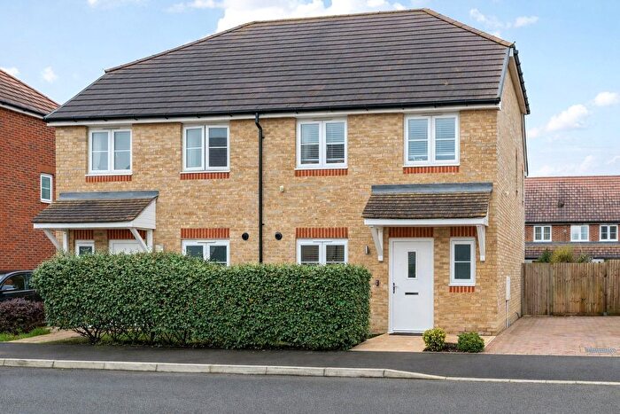 3 Bedroom Semi Detached House For Sale In Deane Close, Sittingbourne, Kent, ME10