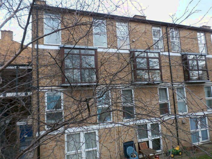 2 Bedroom Maisonette To Rent In Amblecote House, East Road, CB1