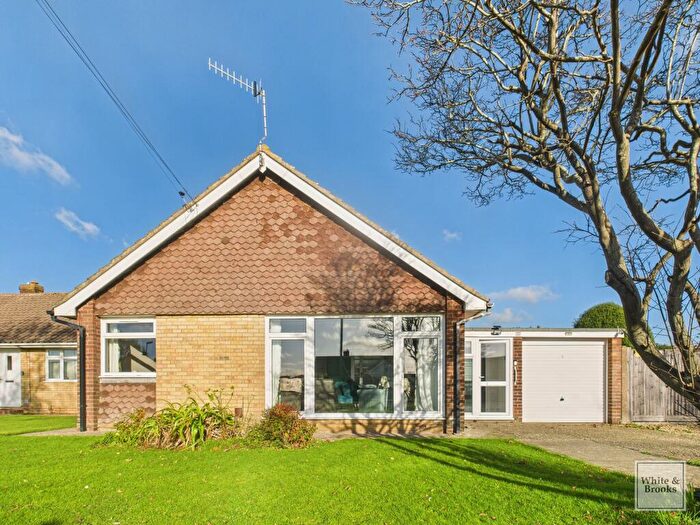 2 Bedroom Detached Bungalow For Sale In Balliol Close, Bognor Regis, PO21