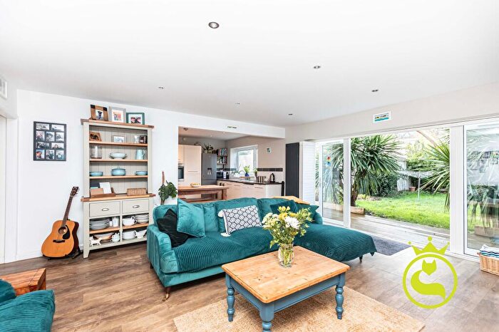 4 Bedroom Chalet For Sale In Brixey Road, Poole, BH12