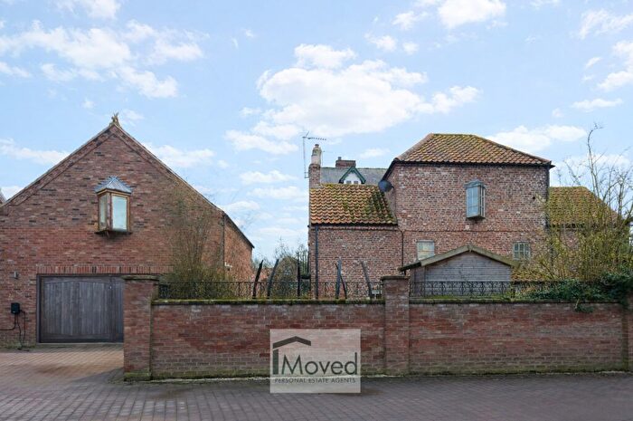 3 Bedroom Detached House For Sale In Clay Lane, Breighton, Selby, YO8