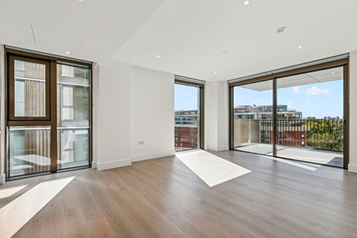 2 Bedroom Flat To Rent In Darwin House, Palmer Road, SW11