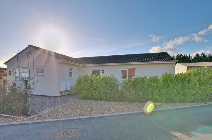 1 Bedroom Semi-Detached Bungalow To Rent In Parkhall Road, Somersham, PE28