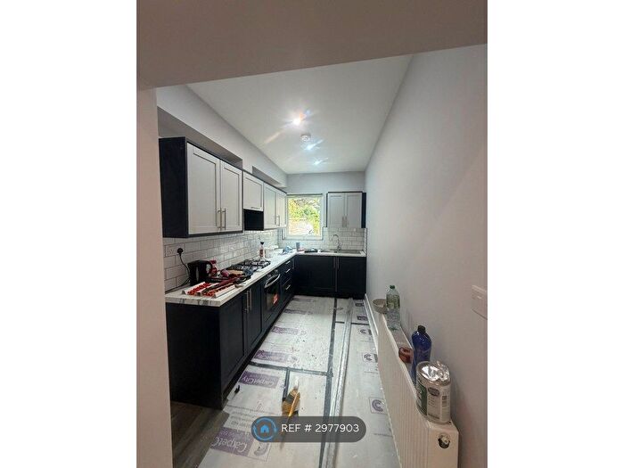 3 Bedroom Detached House To Rent In Colmore Road, Enfield, EN3