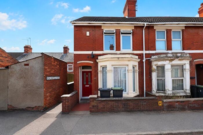 3 Bedroom End Of Terrace House For Sale In Beaconsfield Terrace, Rushden, Northamptonshire, NN10