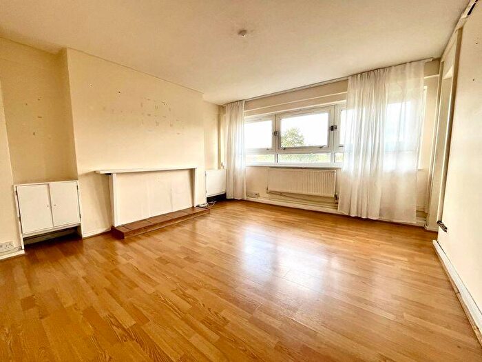 3 Bedroom Flat To Rent In Priory Court, E17