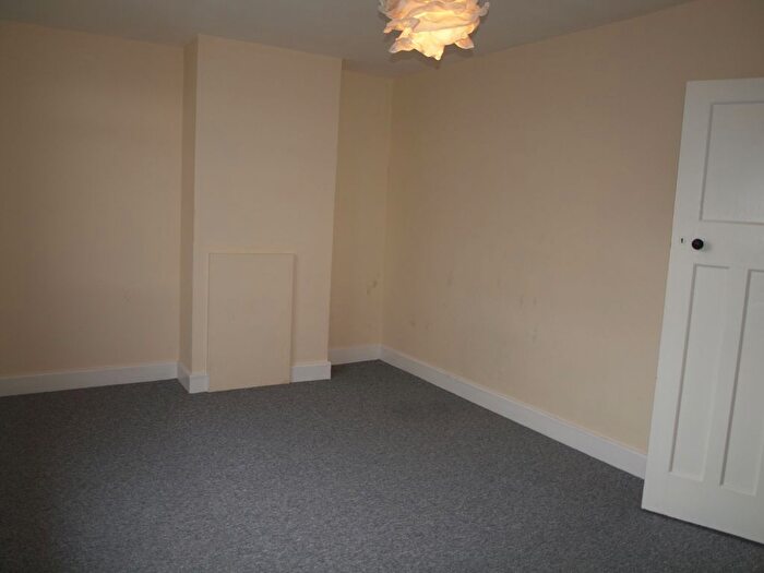 2 Bedroom Semi-detached House To Rent In Constitution Road, Chatham, ME5