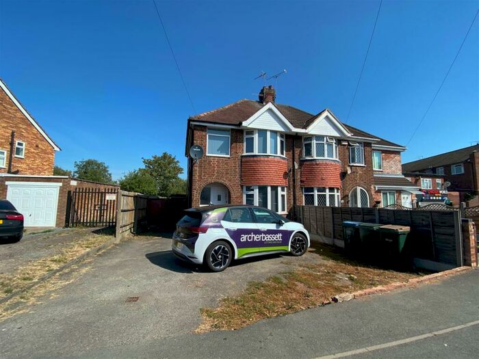 3 Bedroom Semi-Detached House To Rent In Blackberry Lane, Wyken, Coventry, CV2