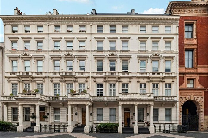 3 Bedroom Flat For Sale In Princes Gate, Knightsbridge, SW7