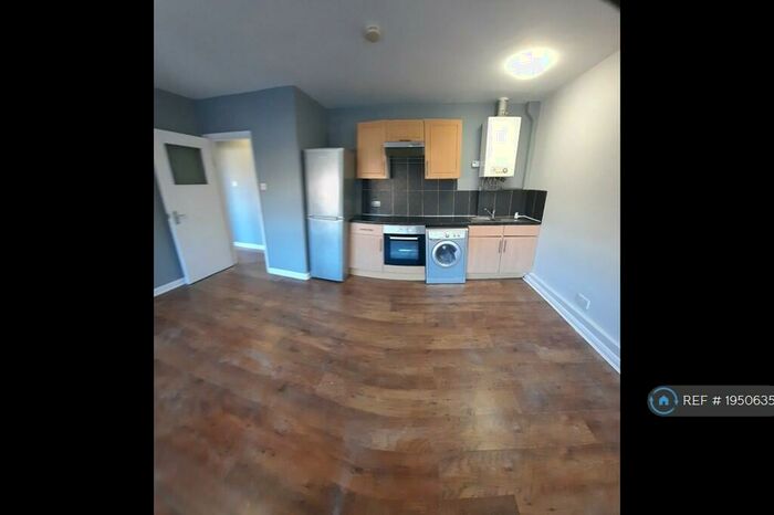 1 Bedroom Flat To Rent In High Street, Carshalton, SM5