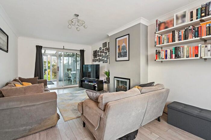 3 Bedroom Semi-Detached House For Sale In The Parkway, Iver, SL0