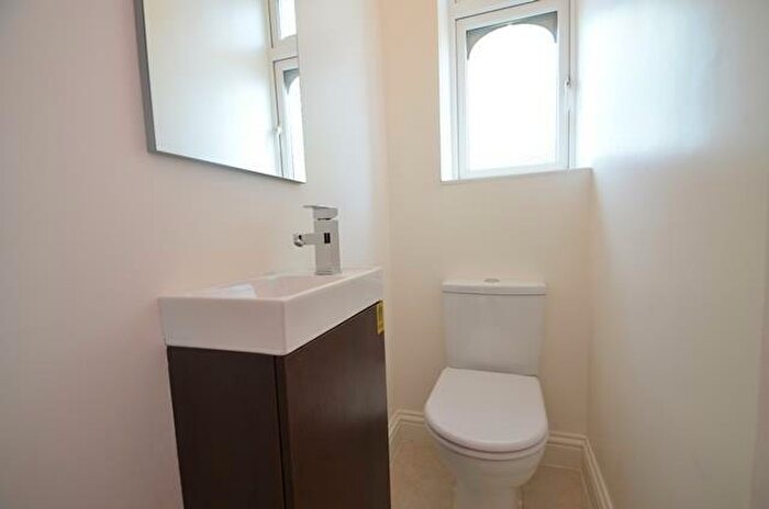 2 Bedroom Apartment To Rent In Midcroft, Ruislip, HA4