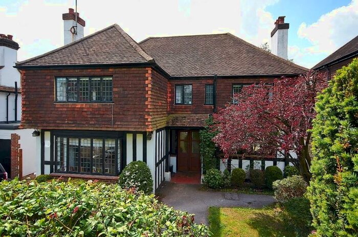 4 Bedroom Detached House To Rent In Oxted, Surrey, RH8