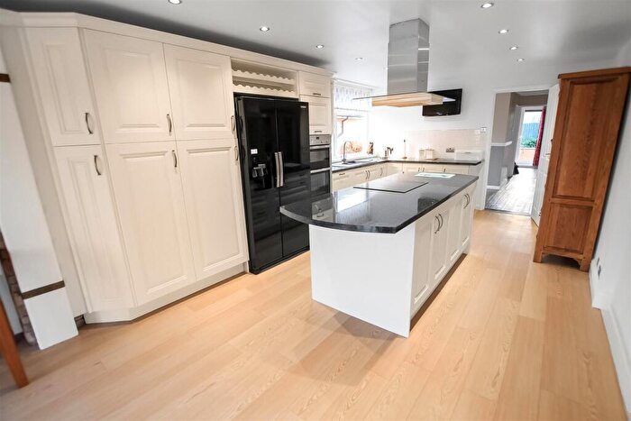 3 Bedroom Detached Bungalow For Sale In Aylmer Grove, Newton Aycliffe, DL5