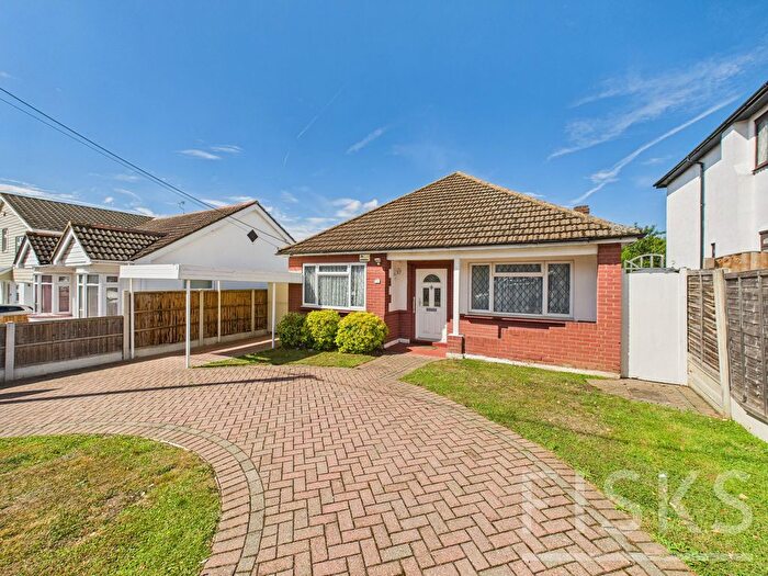 3 Bedroom Detached Bungalow For Sale In Hope Road, Essex, SS7