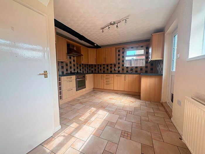 3 Bedroom Semi-detached House To Rent In Shamrock, Stanground, PE2