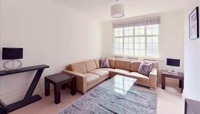 5 Bedroom Flat To Rent In Park Road, London, NW8