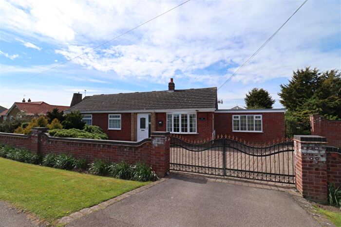 3 Bedroom Detached Bungalow For Sale In Newland, Goole, DN14