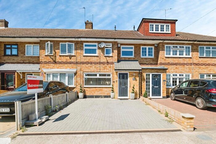 3 Bedroom Terraced House For Sale In Nelson Road, Rainham, RM13