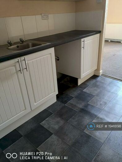 1 Bedroom Flat To Rent In Windmill Hill, Halesowen, B63