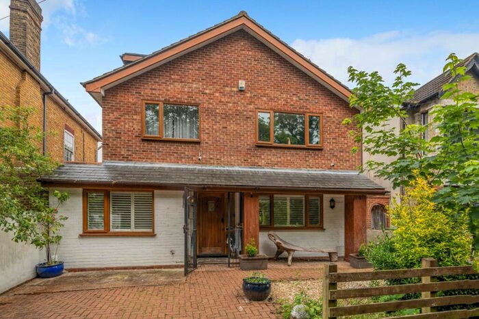 5 Bedroom Detached House To Rent In Pinewood Road London, SE2