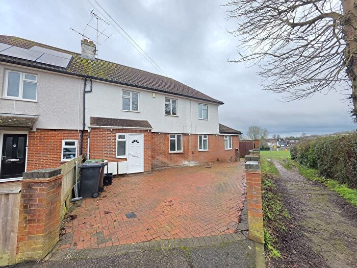 3 Bedroom Semi-Detached House To Rent In Westfield Place, Harpenden, AL5