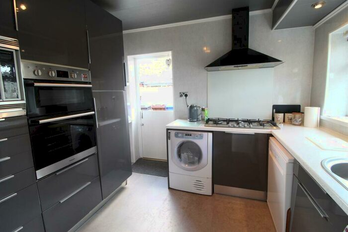 2 Bedroom Semi-Detached Bungalow For Sale In Mansfield Avenue, Denton, Manchester, M34