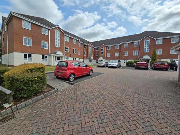 2 Bedroom Flat To Rent In Wyndley Close, Four Oaks, Sutton Coldfield, B74