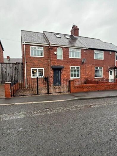 4 Bedroom Semi Detached House To Rent In Windsor Crescent, Newcastle Upon Tyne, NE5