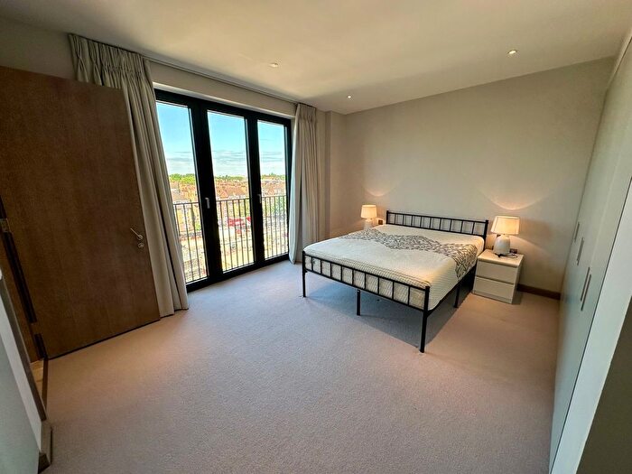 2 Bedroom Flat To Rent In Drapers Yard, Wandsworth, Ram Quarter, London, SW18